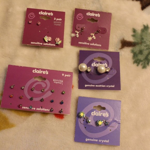 25 Pairs of Claire's Genuine Crystal Earrings on Original Cards Sensitive Ears - Picture 1 of 6